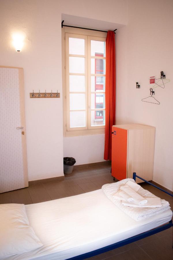 Abbey Hostel Genoa Exterior photo